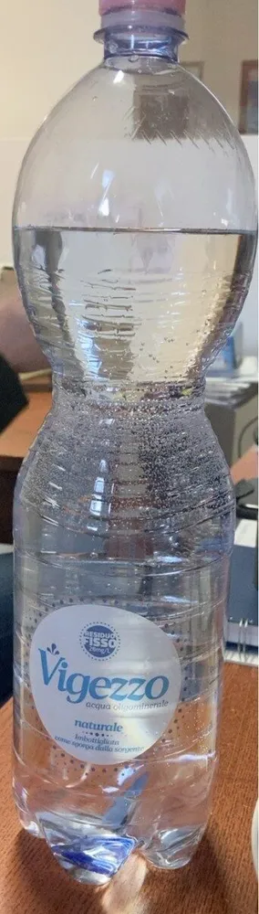 Acqua naturale