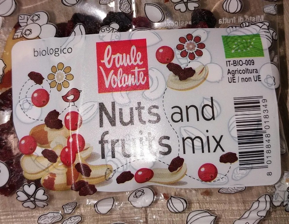 Nuts and fruits mix