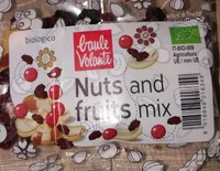 Nuts and fruits mix