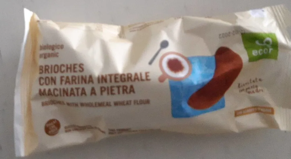 Brioches con farina integrale macinata a pietra