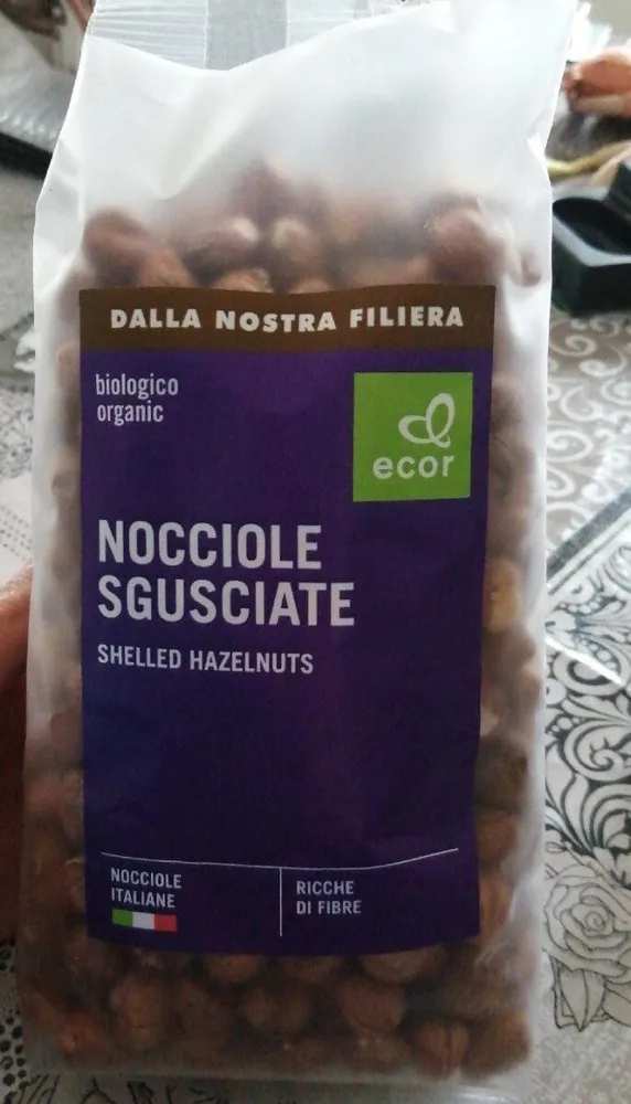 Nocciole sgusciate