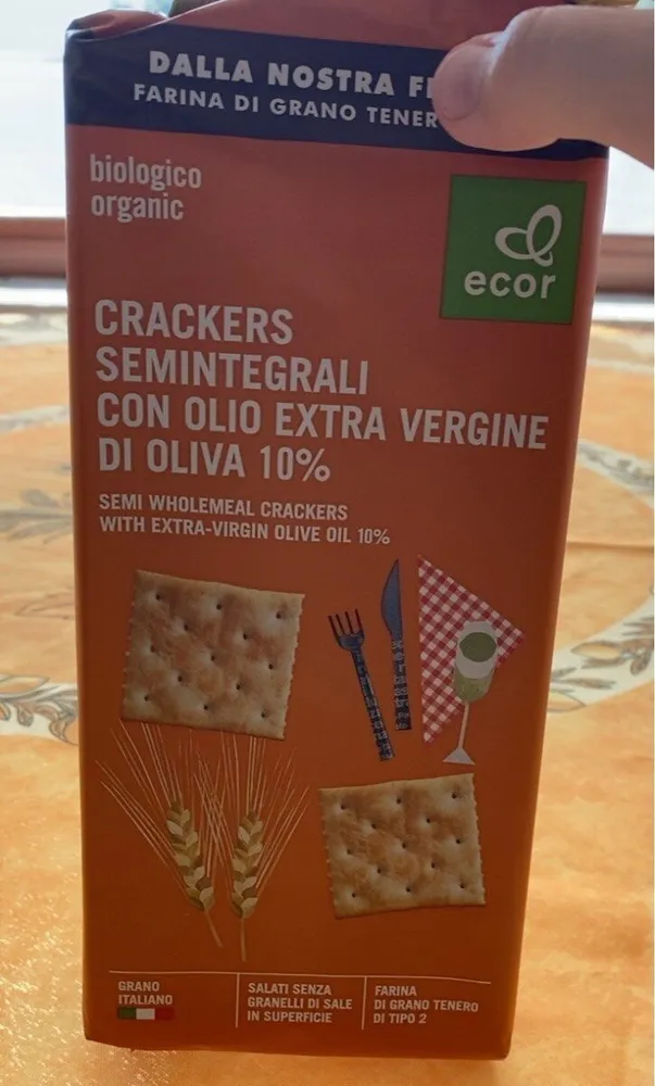 Crackers semintegrale con olio extra vergine di oliva 10 %