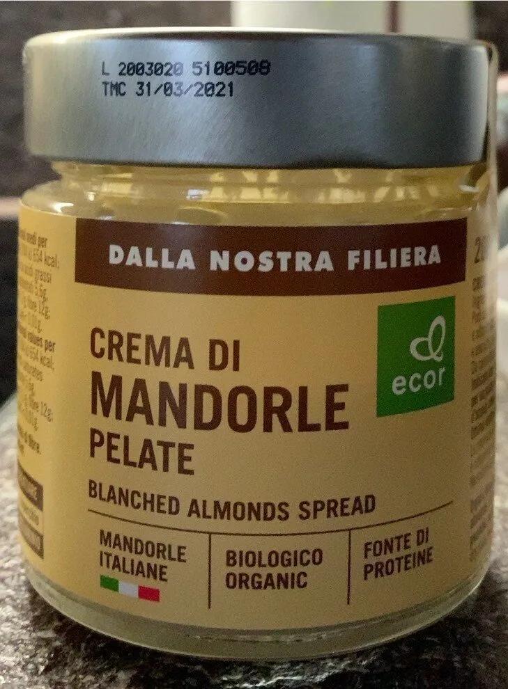 Crema di mandorle pelate