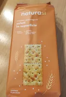 Crackers semintegrali, salati in superficie