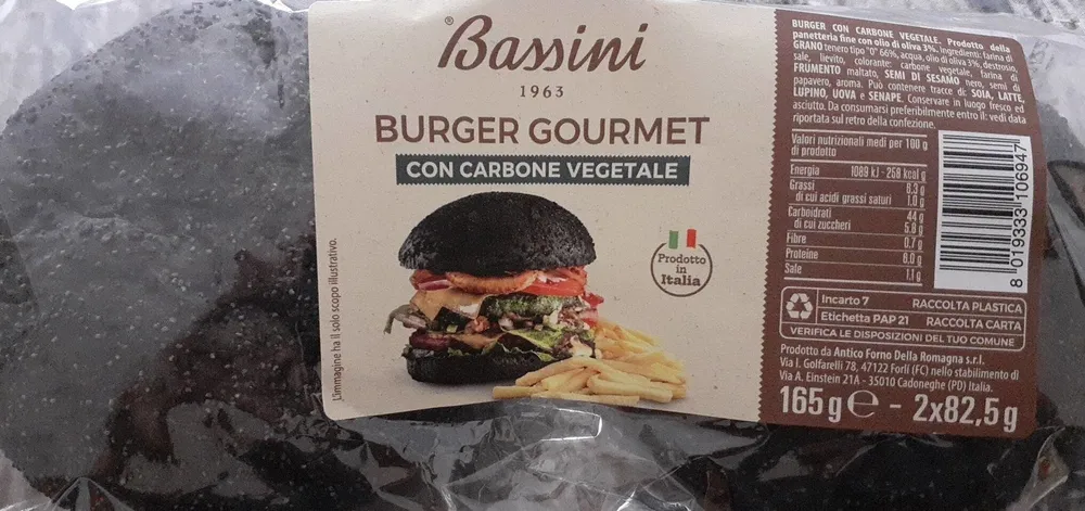 Burger gourmet con carbone vegetale