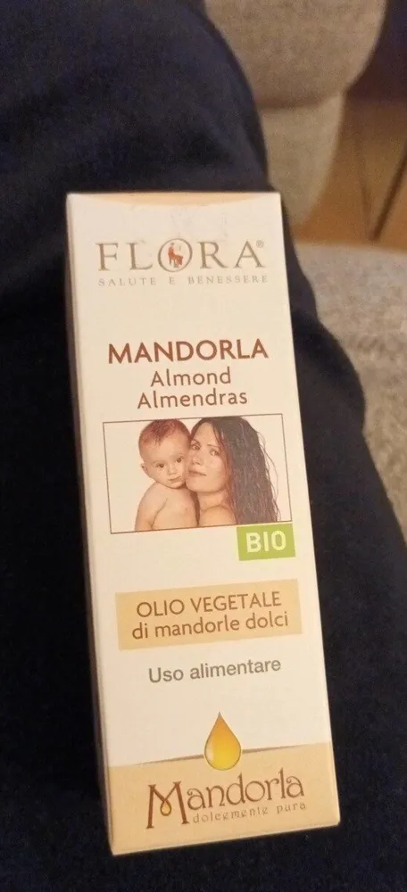 Olio vegetale di mandorle dolci