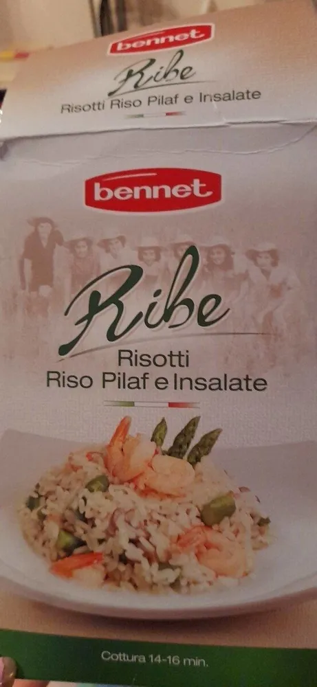 Ribe risotti riso pilaf e insalate