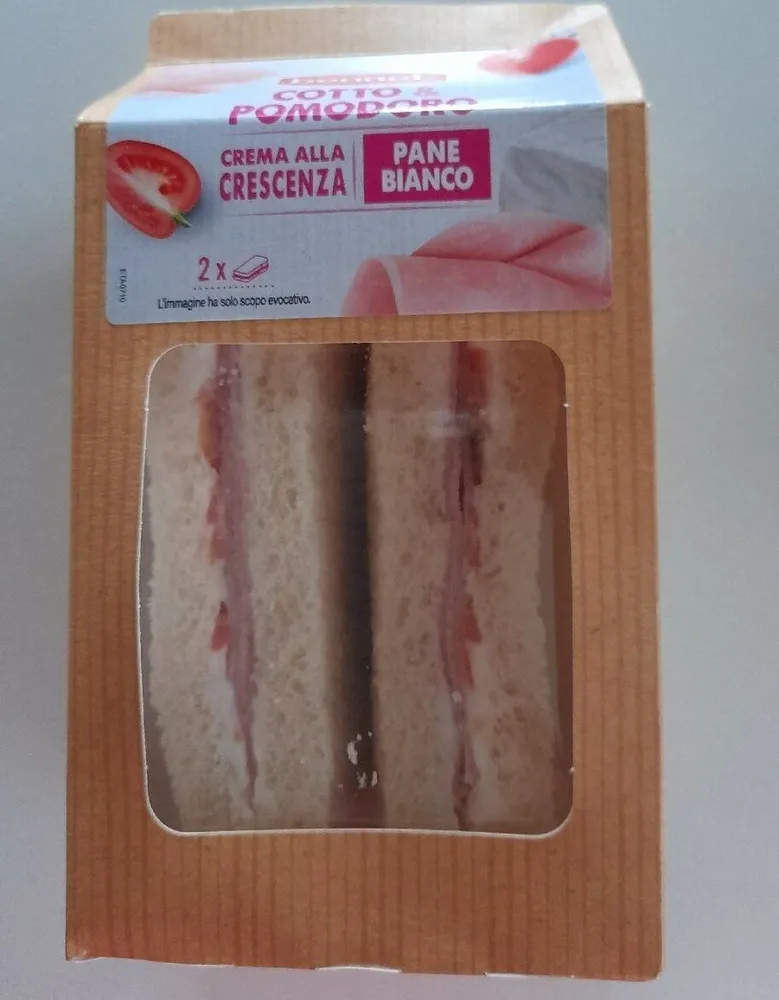Tramezzino cotto e pomodoro