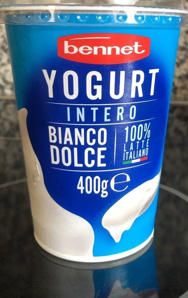 Yogurt intero bianco dolce