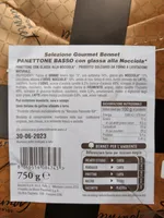 Panettone basso con glassa alla nocciola