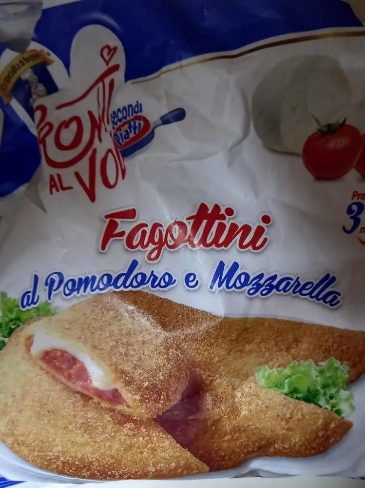 Fagottini al pomodoro e mozzarella