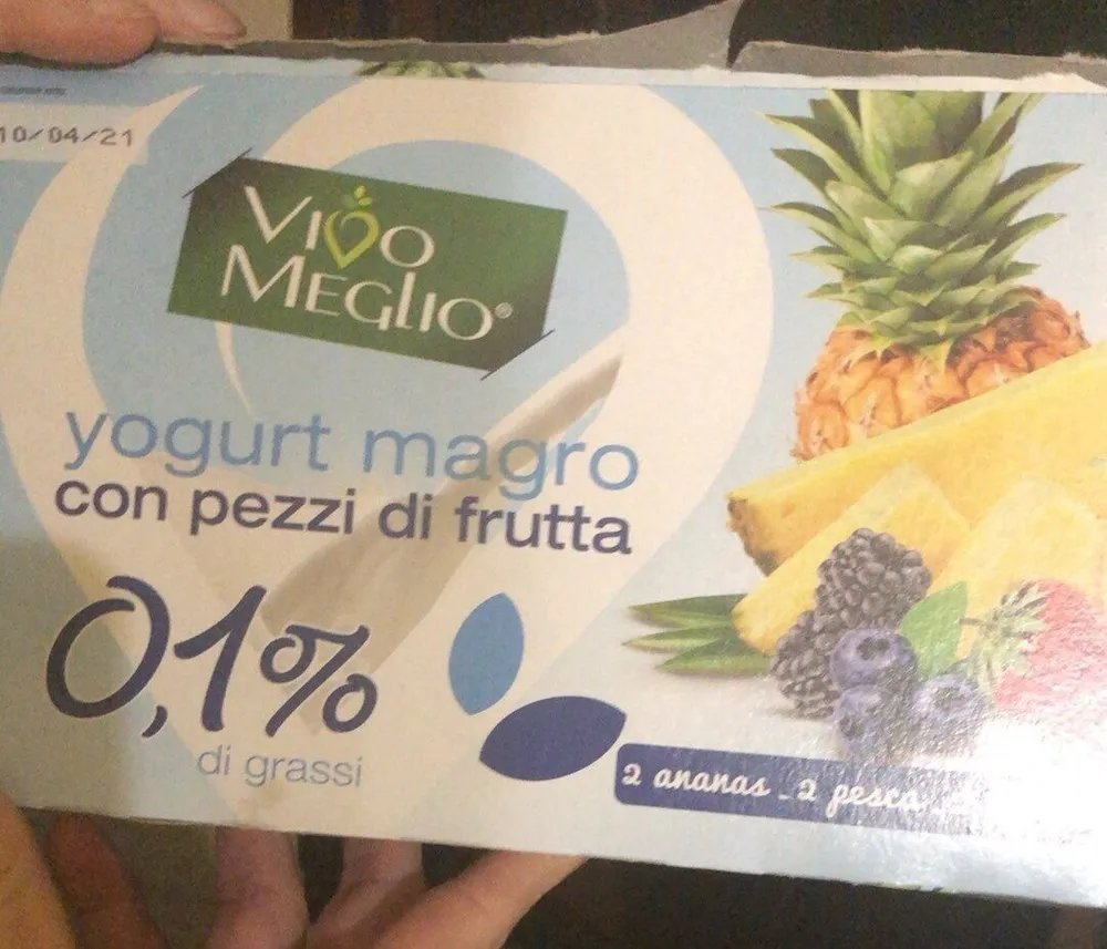yoghurt magro con frutta a pezzi