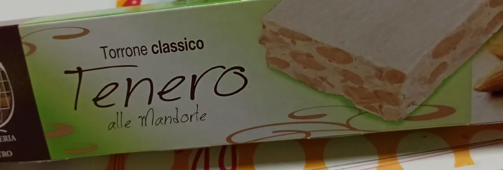 Torrone morbido alle mandorle