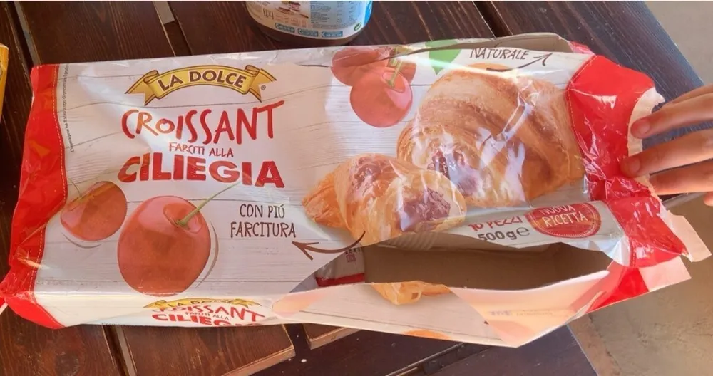 Croissant farciti alla ciliega