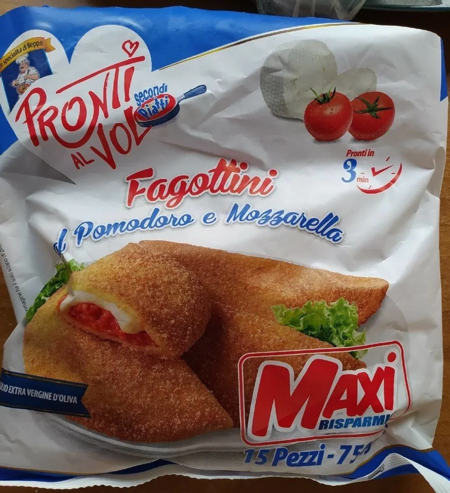 Fagottini al pomodoro e mozzarella