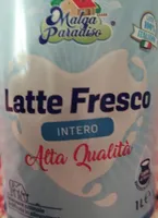 Latte fresco intero alta qualità