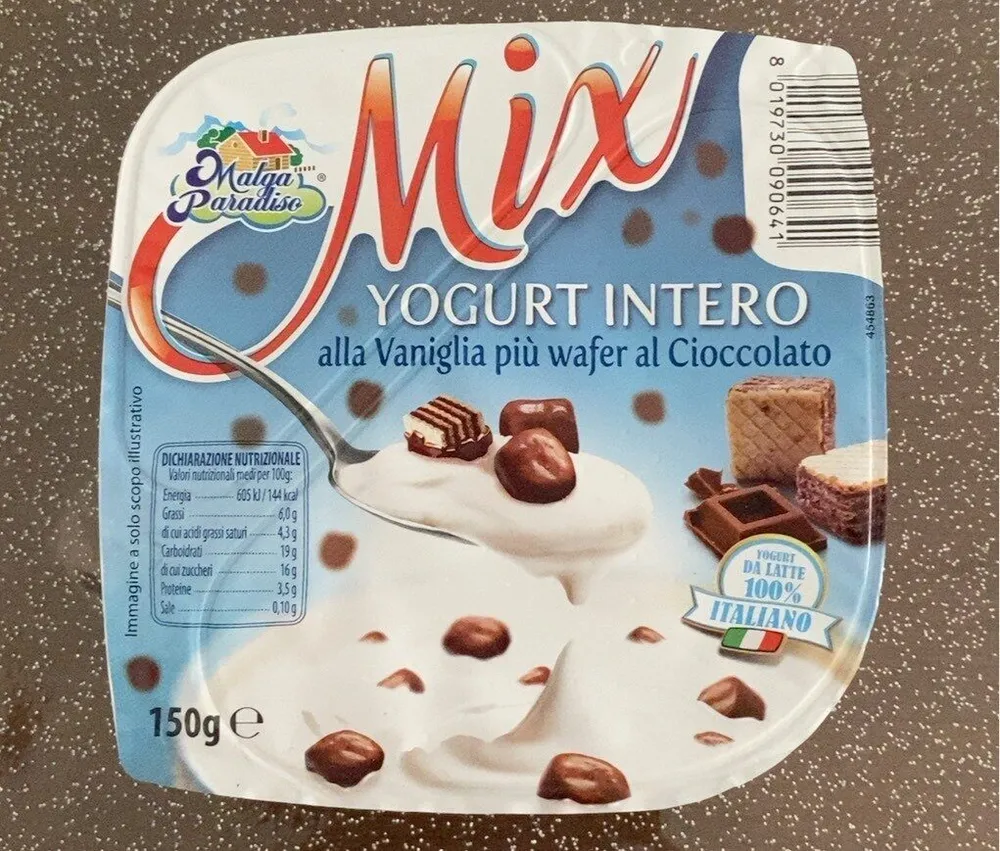 Mix yogurt intero alla vaniglia piu wafer al cioccolato