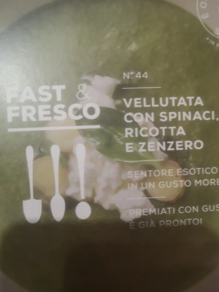 Vellutata con spinaci ricotta e zenzero