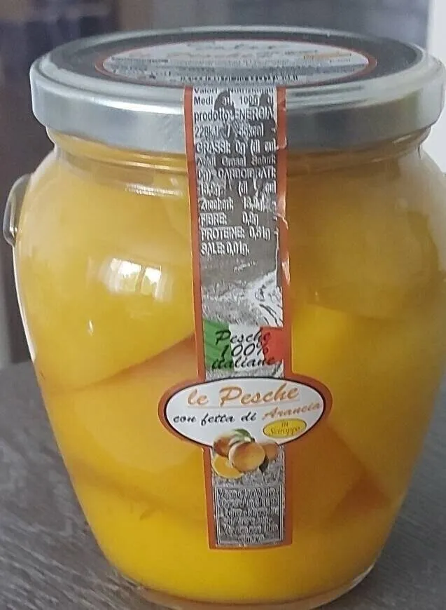 Le Pesche con fetta di orancia