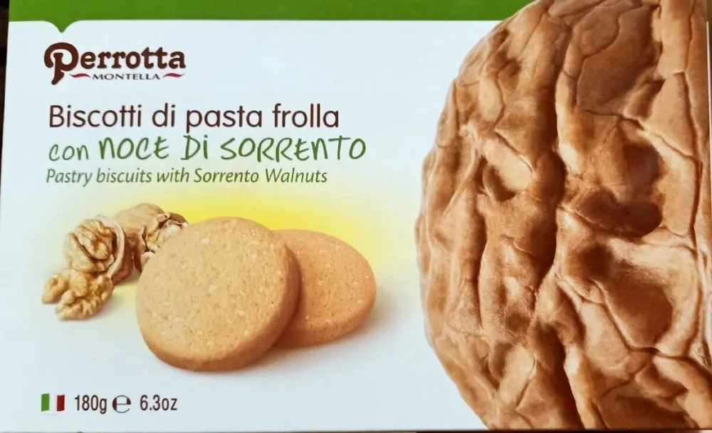 Biscotti di pasta frolla con noce di Sorrento
