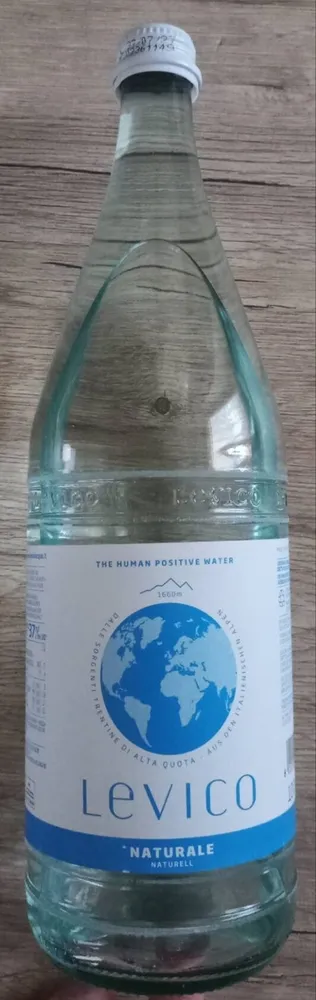 Acqua minerale naturale