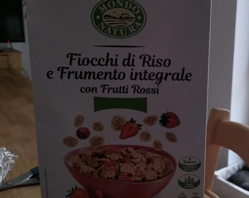 Fiocchi di riso e frumento con frutti rossi