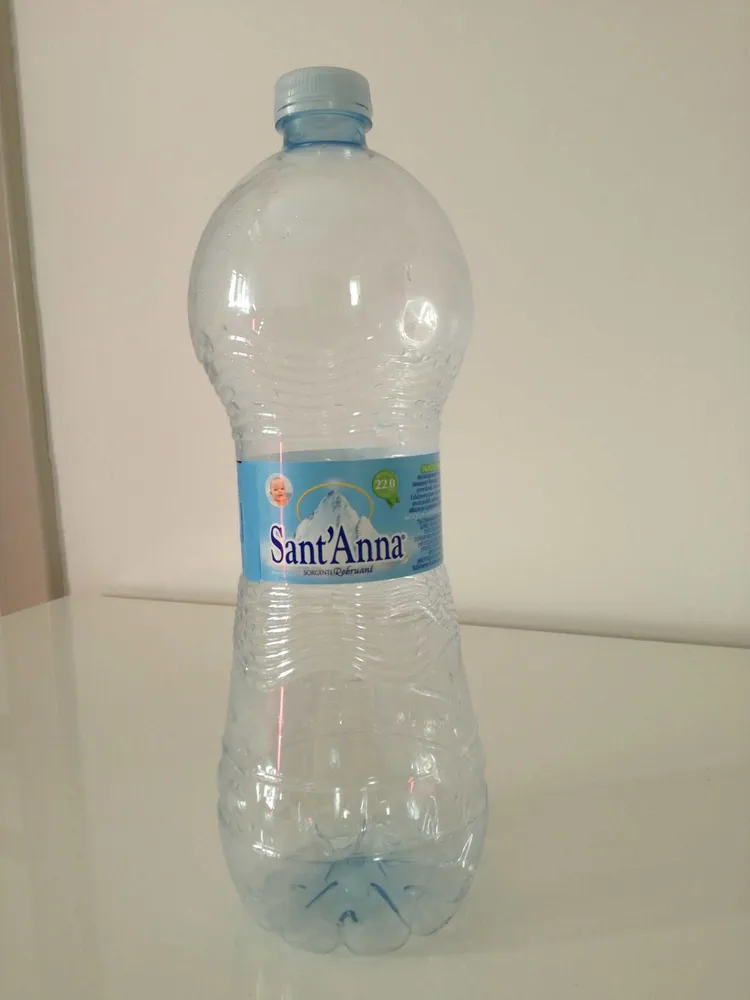 Acqua naturale