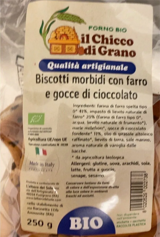 Biscotti morbidi con farro e gocce di cioccolato