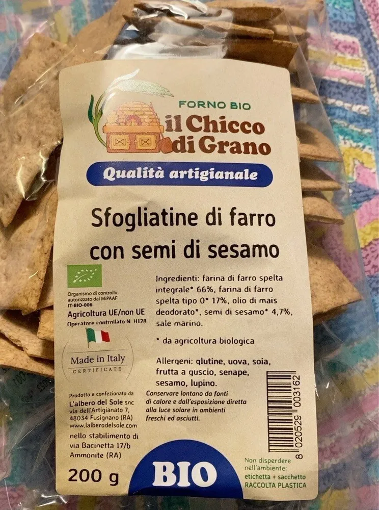 Sfogliatine di farro con semi di sesamo