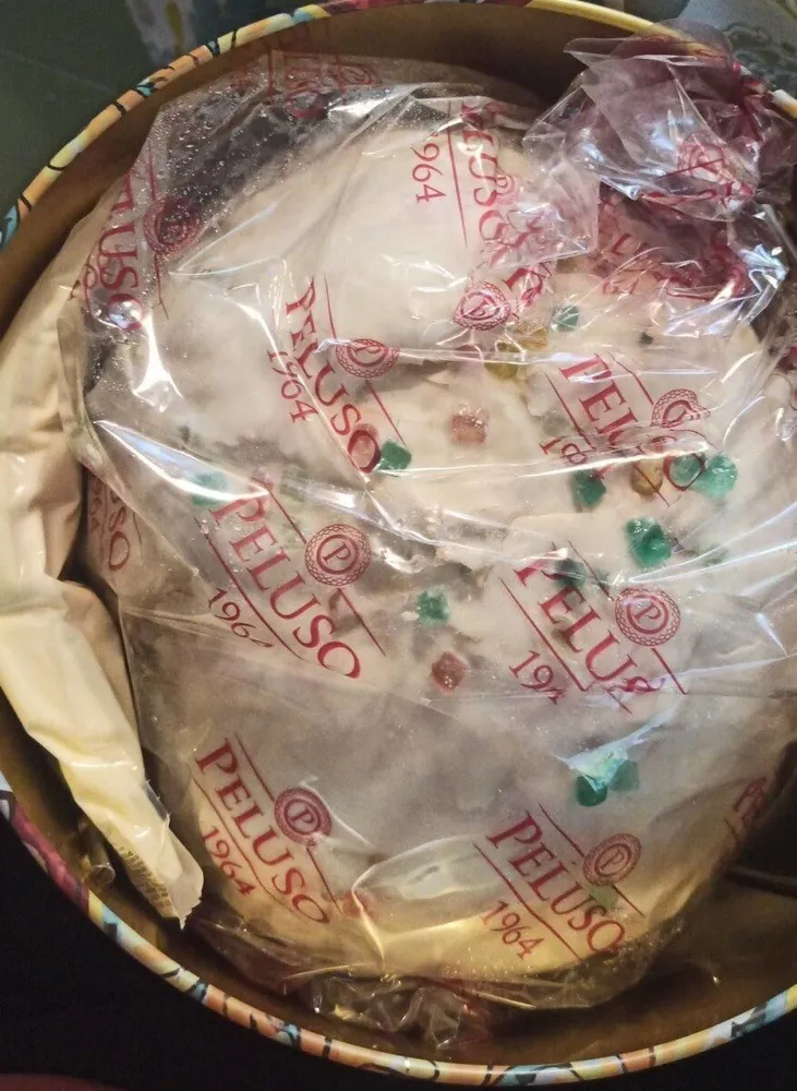 Panettone artigianale con frutta e glassa al cioccolato bianco