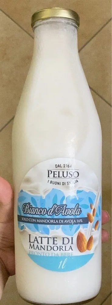 Latte di mandorla