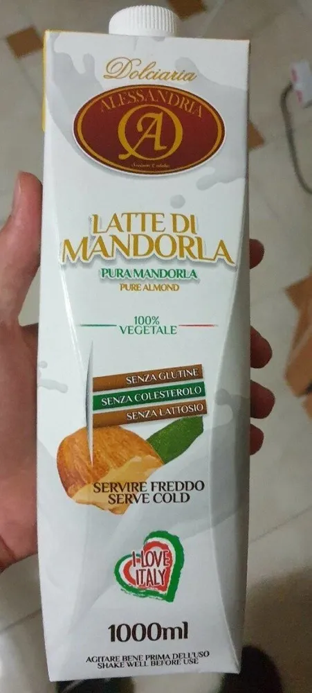 Latte di mandorla