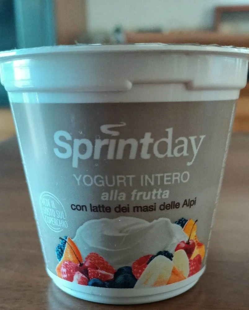 Yogurt intero alla ciliegia