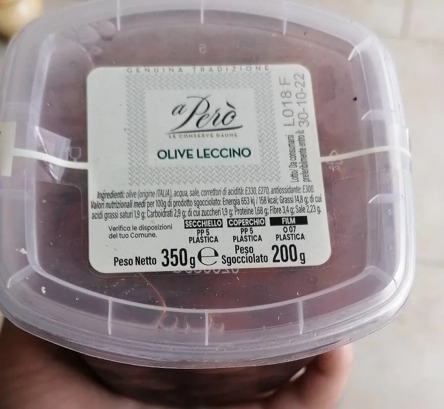 Olive leccino