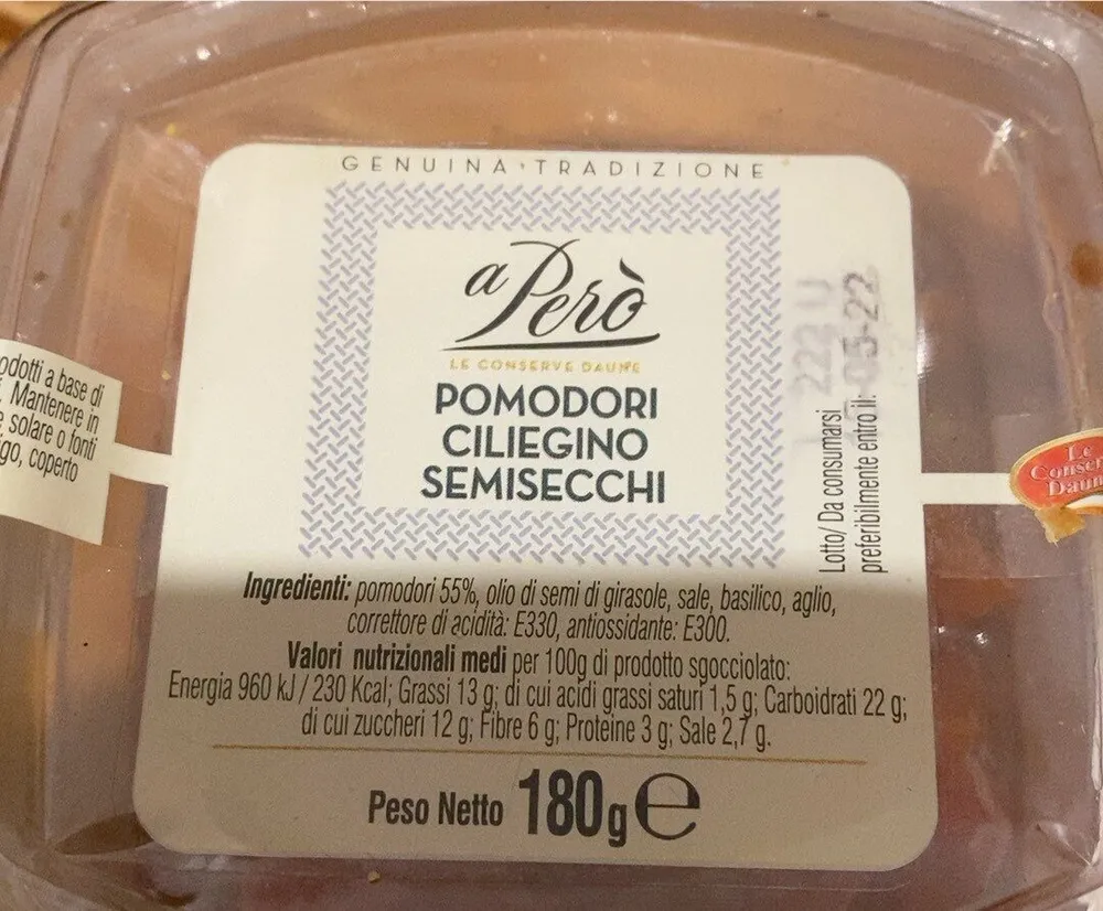 Pomodori ciliegini semisecchi