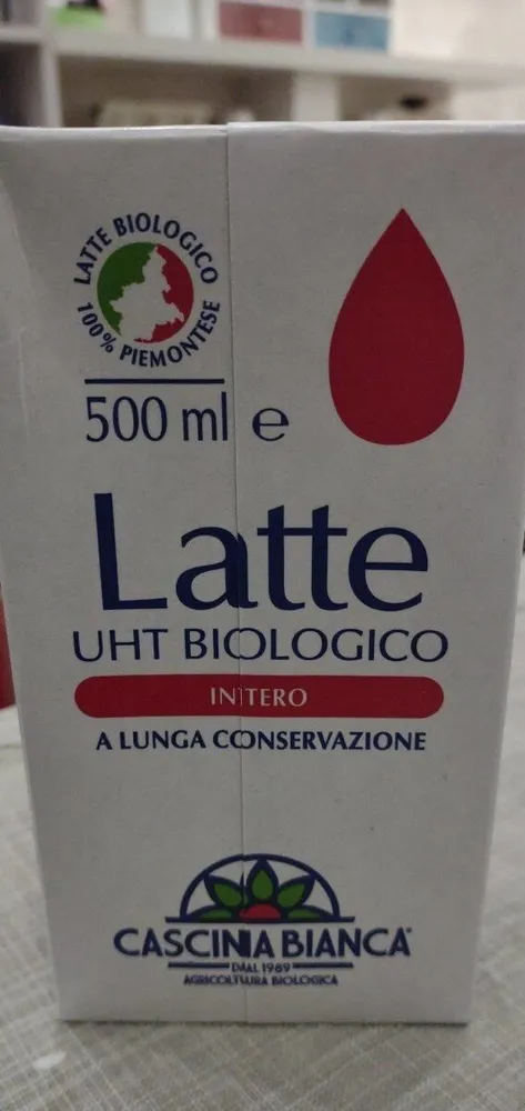 Latte UHT biologico intero