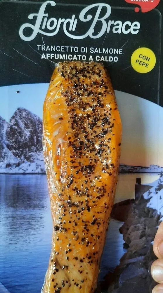 Trancetto di salmone affumicato a caldo con pepe