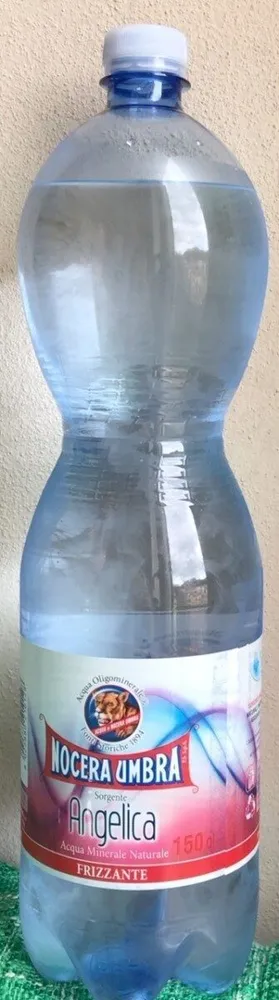 Acqua minerale naturale Frizzante