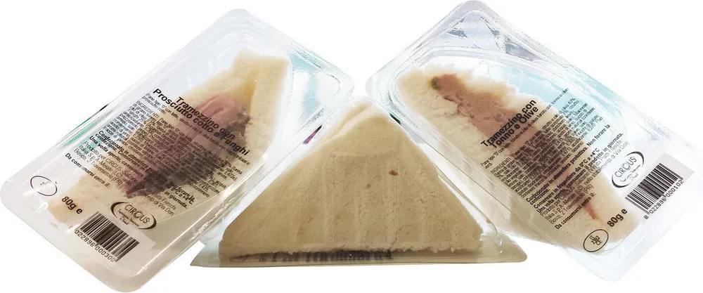 Tramezzino con tonno e cipolline in agrodolce