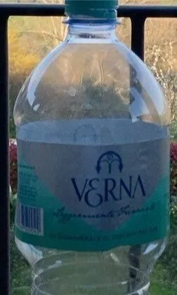 Acqua Verna Leggermente frizzante