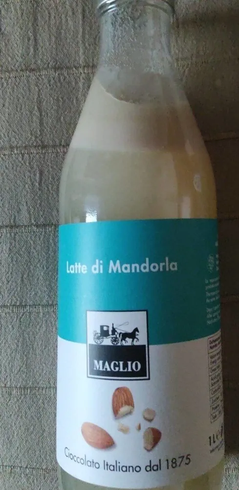Latte di mandorla