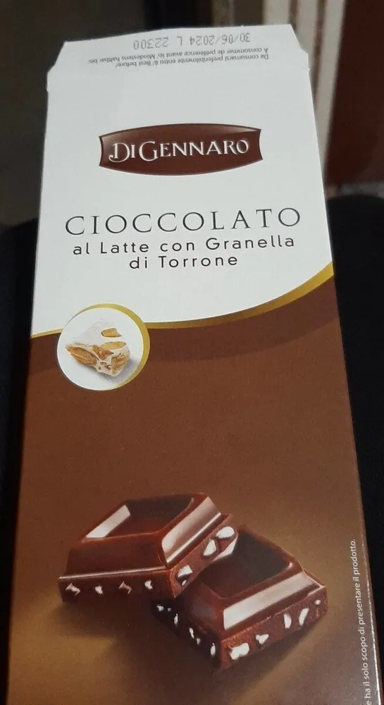 Cioccolato al latte con granella di torrone