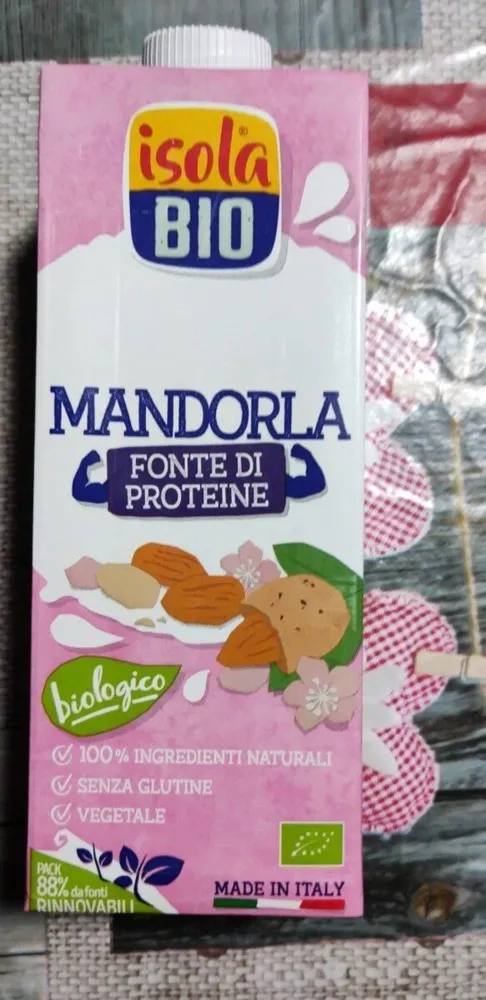 Isola bio mandorla fonte di proteine