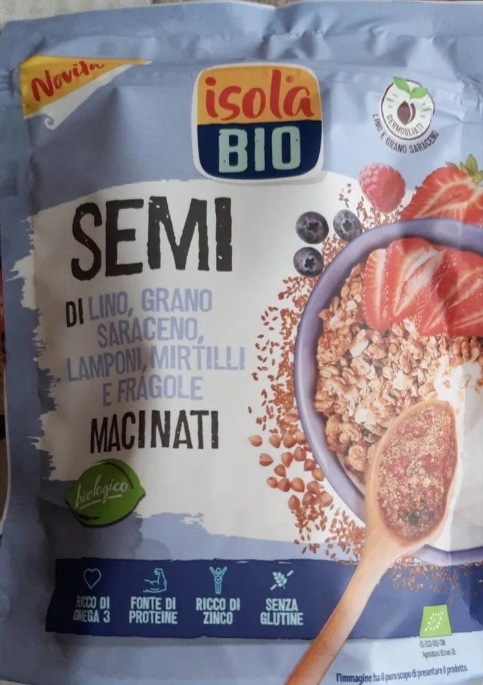 Semi di lino, grano saraceno, lamponi, mirtilli e fragole