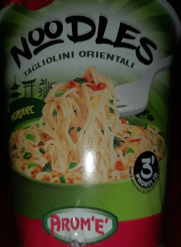 Noodles tagliolini orientali