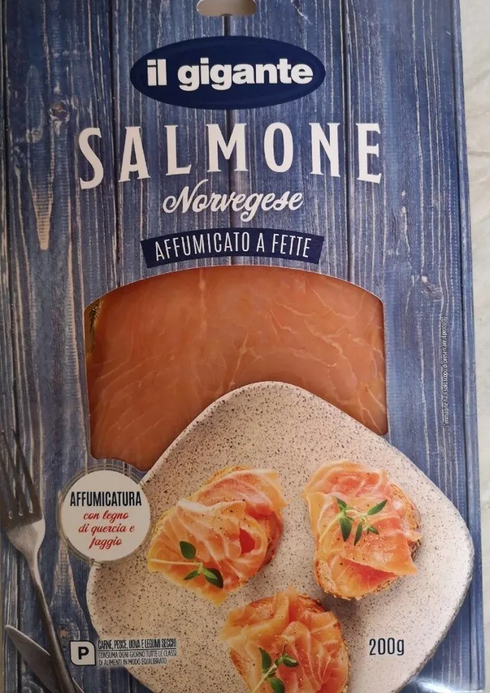 Salmone norvegese affumicato a fette