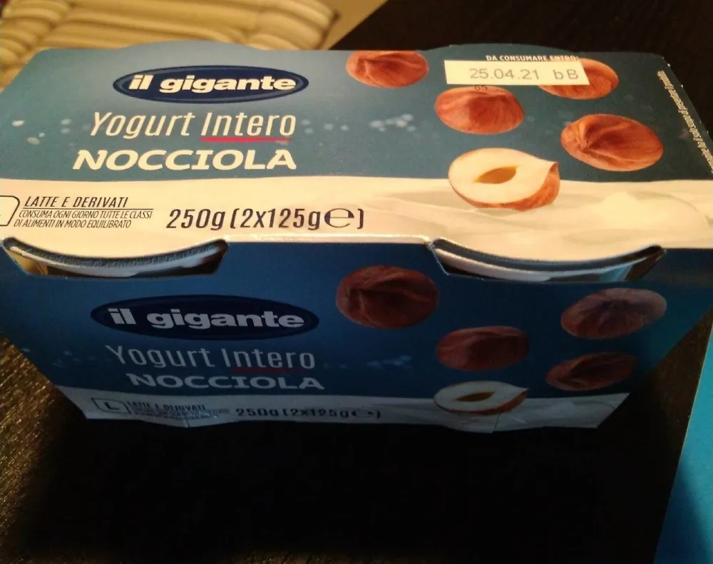 Yogurt intero nocciola