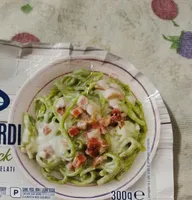Tagliolini verdi con panna e speck