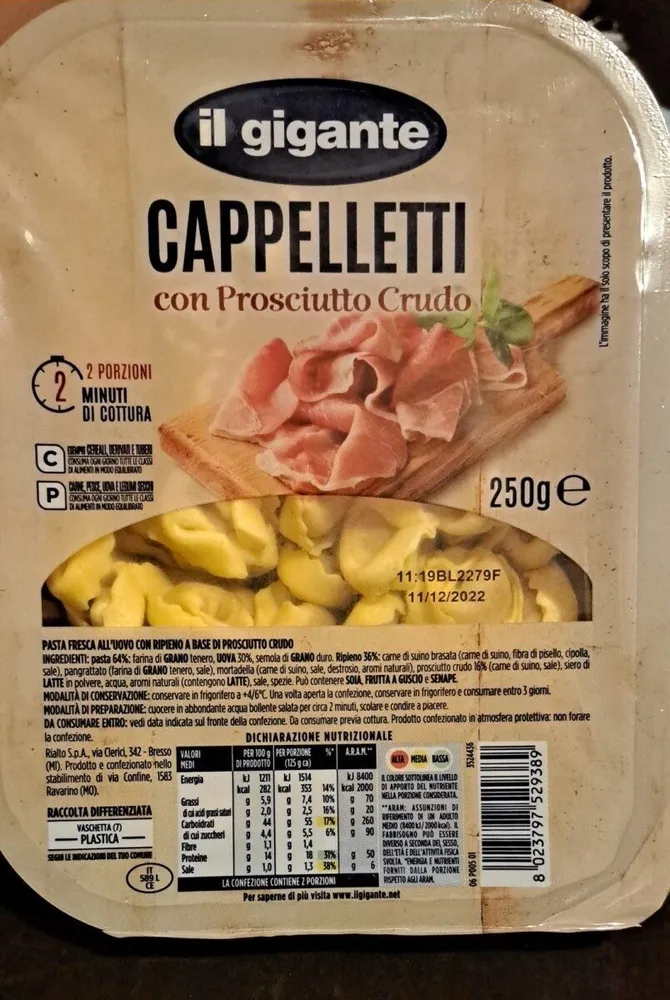 cappelletti con prosciutto crudo