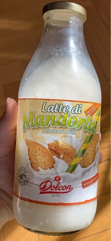 Latte di Mandorla